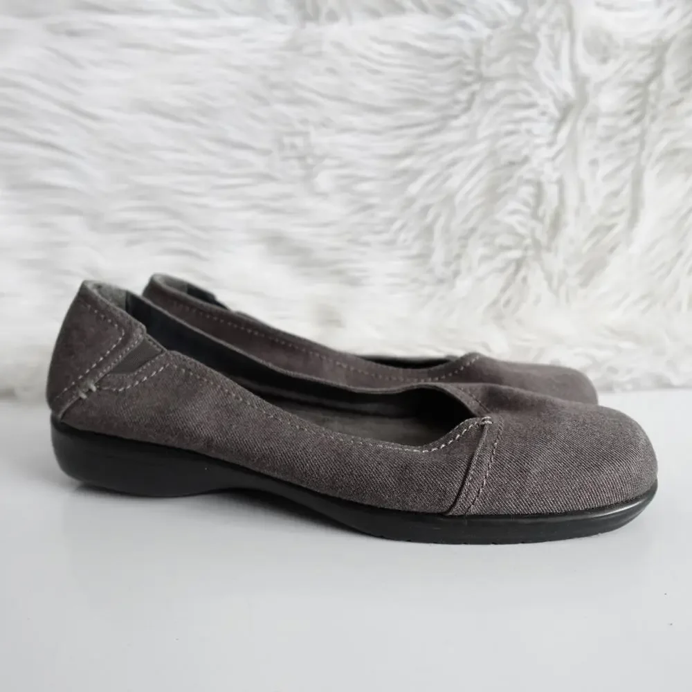 Vintage Aerosoles 90s Y2K Grey Square Toe Fabric Flats - Picture 3 of 9